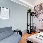 Bbl - Trevi 2Bdr Apartment